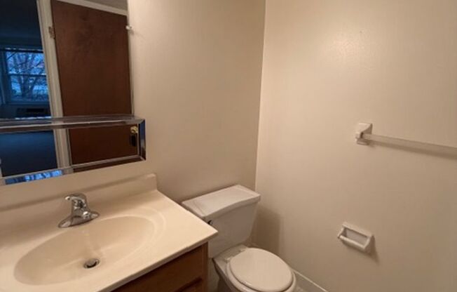 2 beds, 1.5 baths, 980 sqft, $1,390, Unit 1005