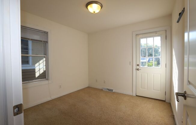 5 beds, 2 baths, $4,295