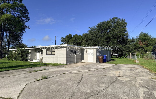 409 POINCIANA CIR