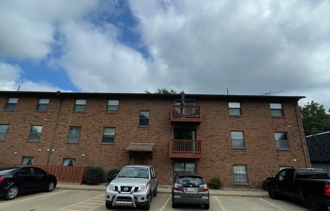 2 beds, 1 bath, 820 sqft, $1,025, Unit 3009 Union St Apt 2-A