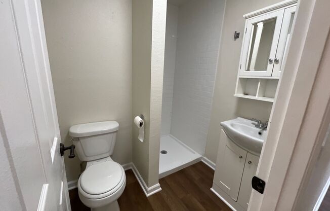 Studio, 1 bath, $1,100, Unit 201