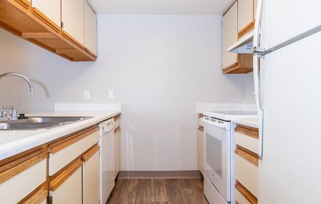 2 beds, 1 bath, 829 sqft, $1,700, Unit 125