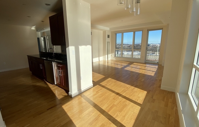 2 beds, 2 baths, 1,266 sqft, $4,400, Unit 1112