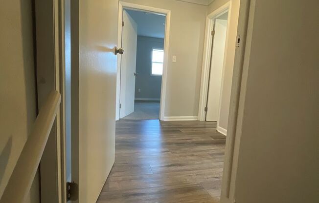 1 bed, 1 bath, 650 sqft, $745, Unit 454 1/2 Augusta St