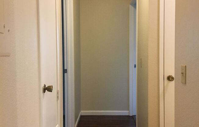 Charming 2 Bed 2 Bath Condo in Downtown San Jose! Ready for move in NOW!