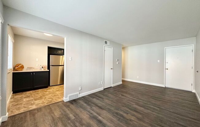 1 bed, 1 bath, 800 sqft, $925, Unit 4117-1E