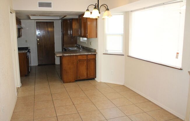 3 beds, 2 baths, $1,525