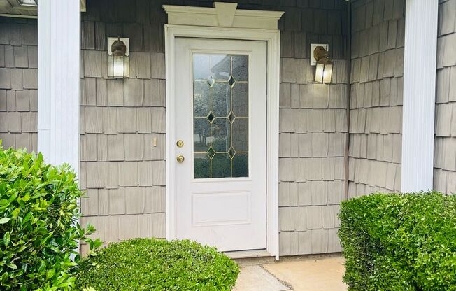 Wow! Check out this beautiful 3 bedroom 3 bathroom home in Lagrange!
