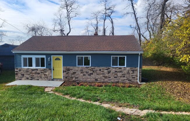 Newly renovated 4 bedroom house in North Versailles!
