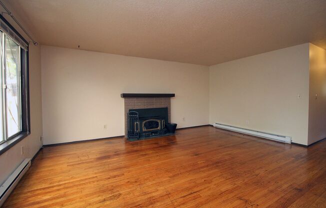 Cute and Ideal 3 Bedroom Ranch Style House on Corner Lot in NoPo