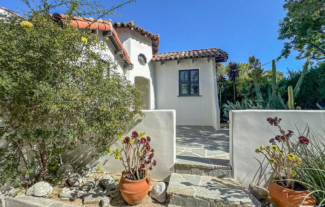 345 WESTBOURNE DR