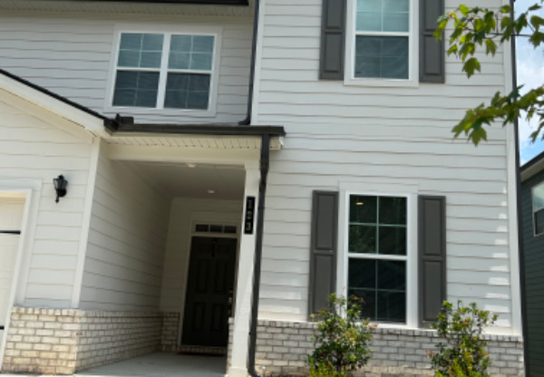 123 VIVIAN LN