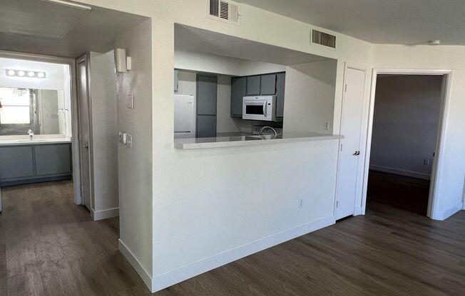 Beautifully Upgraded 2 Br 2 Ba Condo
