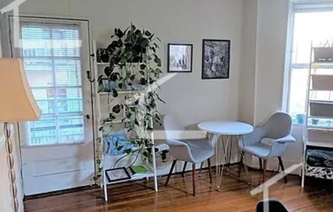 1 bed in Brookline available now