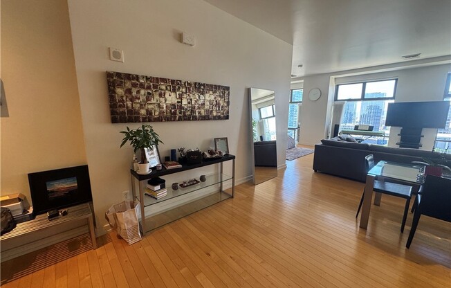 2 beds, 2 baths, 1,320 sqft, $4,100, Unit 2203