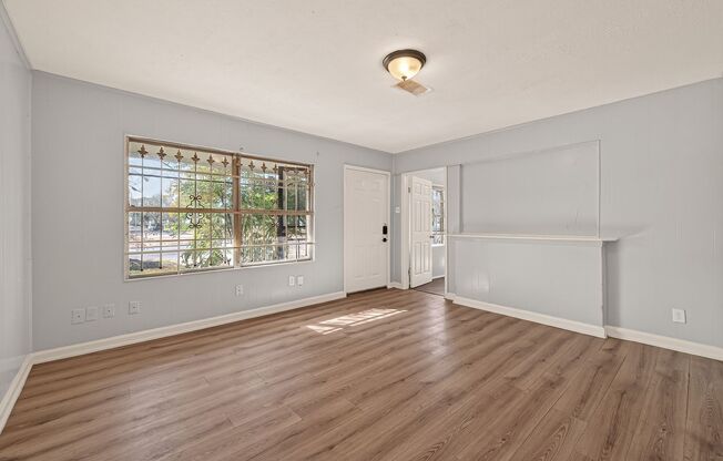 Affordable 4-Bedroom 2-Bathroom Home in South Houston – 5315 Bellfort Ave.