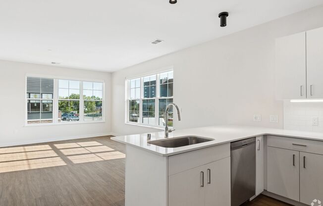 1 bed, 1 bath, 885 sqft, $1,415, Unit 11