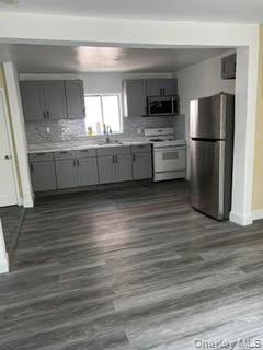 3 beds, 2 baths, 1,248 sqft, $3,500, Unit 2