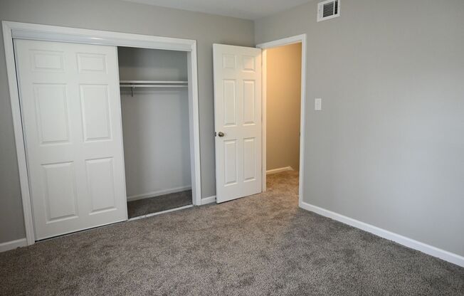 2 beds, 1.5 baths, 976 sqft, $1,450, Unit 450A