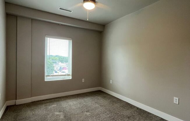 3 beds, 2 baths, 1,212 sqft, $2,400