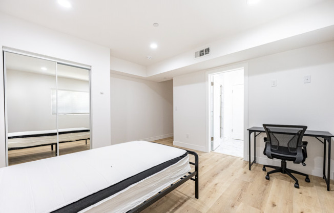 1286 West 35th Place