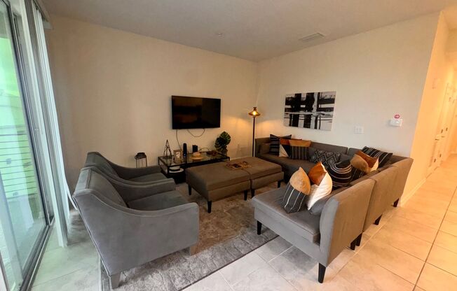 Fully Furnished  2/2 Luxury Storey Lake Condo near Disney with a Stunning Balcony Viiew!