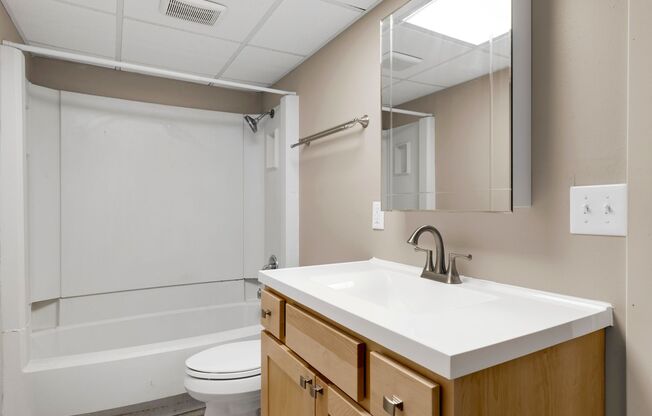 1 bed, 1 bath, 750 sqft, $949