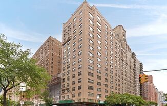 7 PARK AVE
