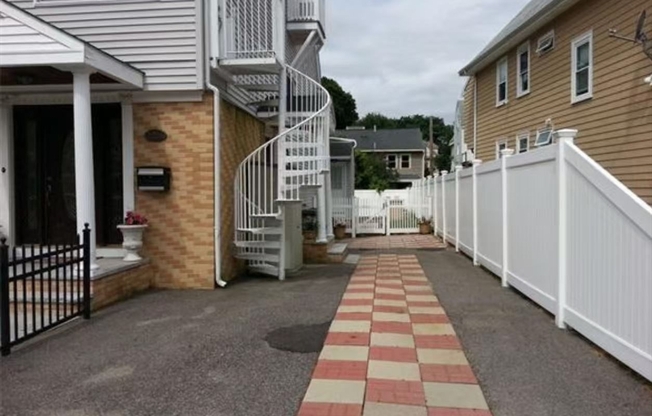 29 ELTON AVE