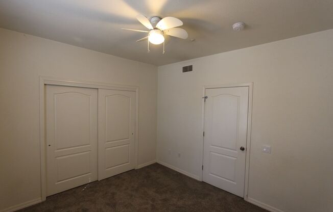 3 beds, 2 baths, $2,300, Unit UNIT 130