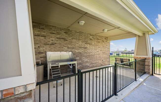 accommodation feature at the whispering winds apartments in pearland, tx