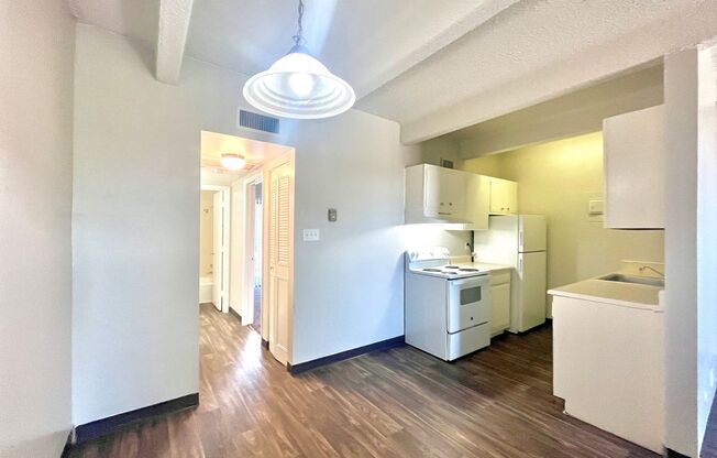 1 bed, 1 bath, 700 sqft, $775, Unit Unit 305