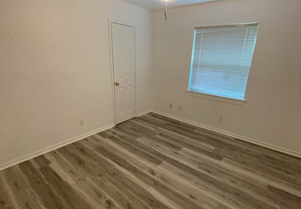 5455 S ACRES DR