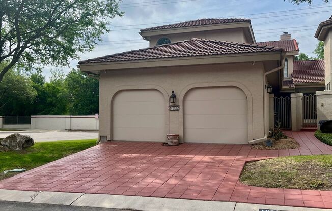 Meticulously Maintained 2/2.5 Townhome in Gated Community ~ The 7th @ Sonterra!