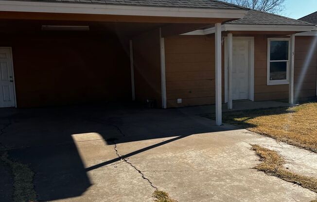 3 beds, 1 bath, $1,000