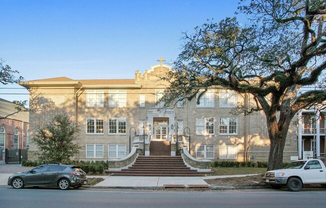 Gorgeous 1BD Condo on Louisiana Ave w/ a Pool and Gym