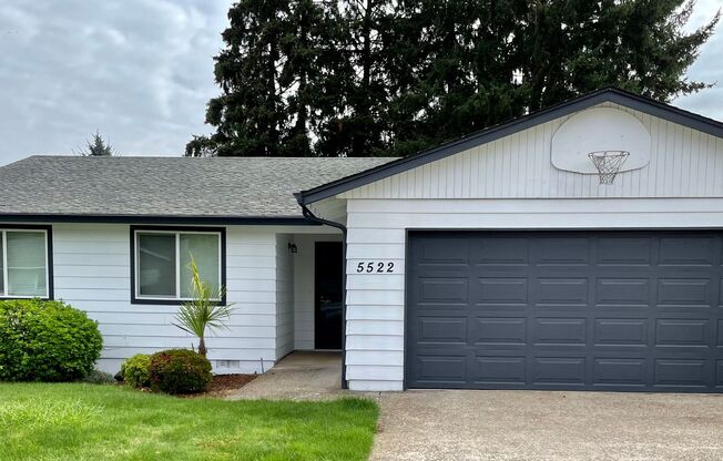 Wonderful South Salem Home in great neighborhood.