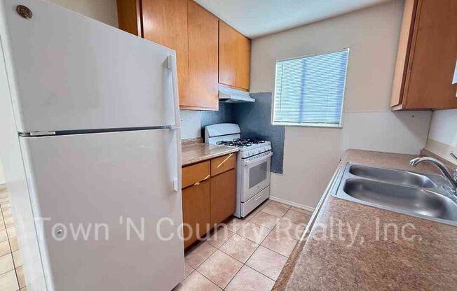 2 beds, 1 bath, $2,350, Unit # 2