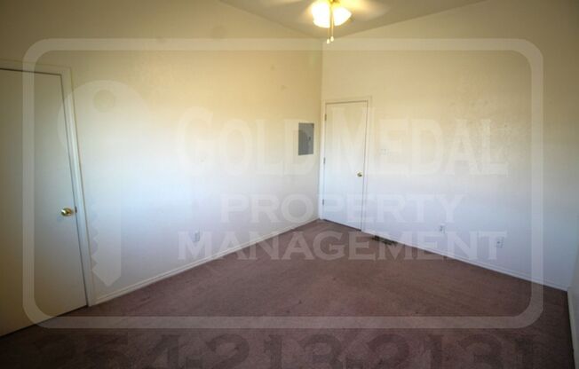 2 beds, 1.5 baths, $925, Unit B