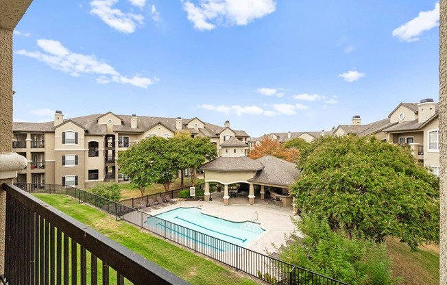 the preserve at ballantyne commons apartment balcony