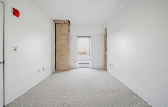 1 bed, 1 bath, 814 sqft, $3,400, Unit 410