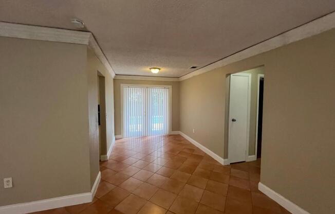11360 NW 37 PL