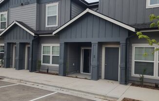 Chets Place Built in 2024 - 2 Bedroom 2 Bathroom w/ private baths for each bedroom