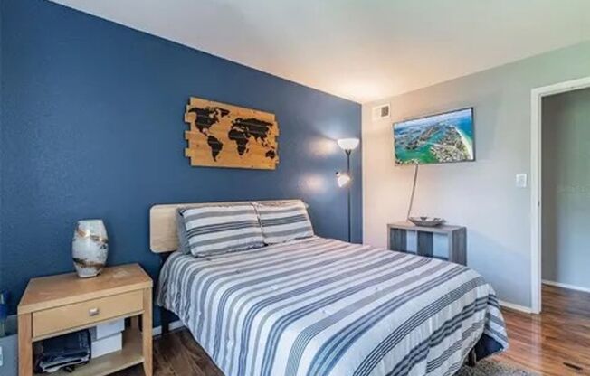 Beautiful 2 bedroom, 2 bathroom condo!