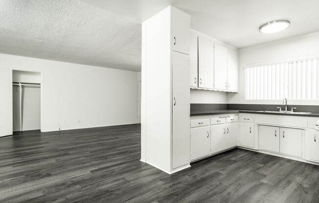 2 beds, 1 bath, 925 sqft, $2,395, Unit 3