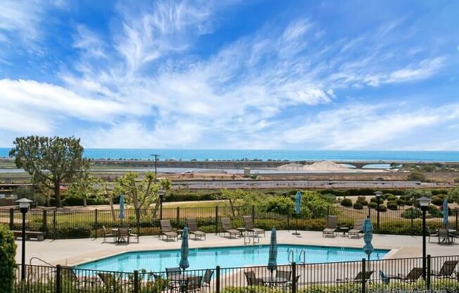 Gorgeous ocean view House 3 beds/ 3.5 baths in Del Mar.