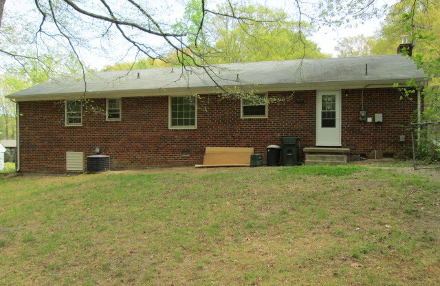 3 beds, 2 baths, $2,200