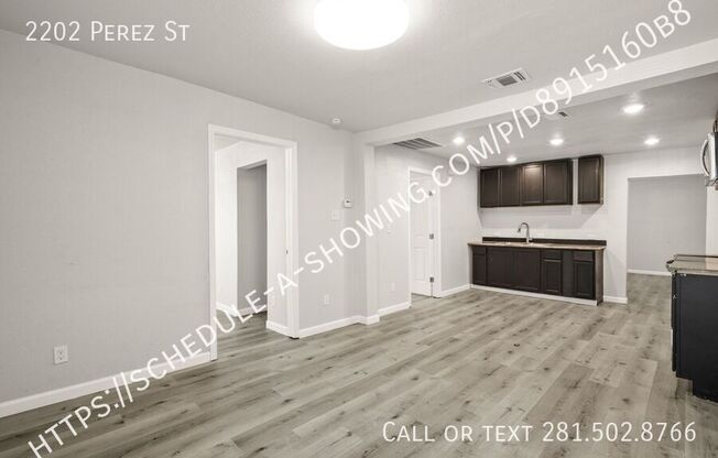 2202 PEREZ ST