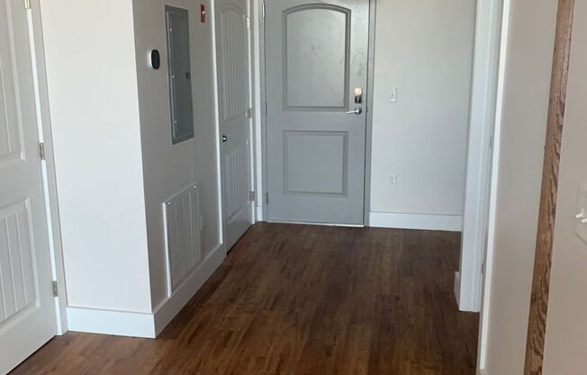 Studio, 1 bath, 1,042 sqft, $1,940, Unit 522