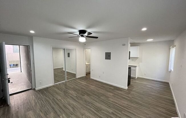 1170 Crenshaw Blvd.